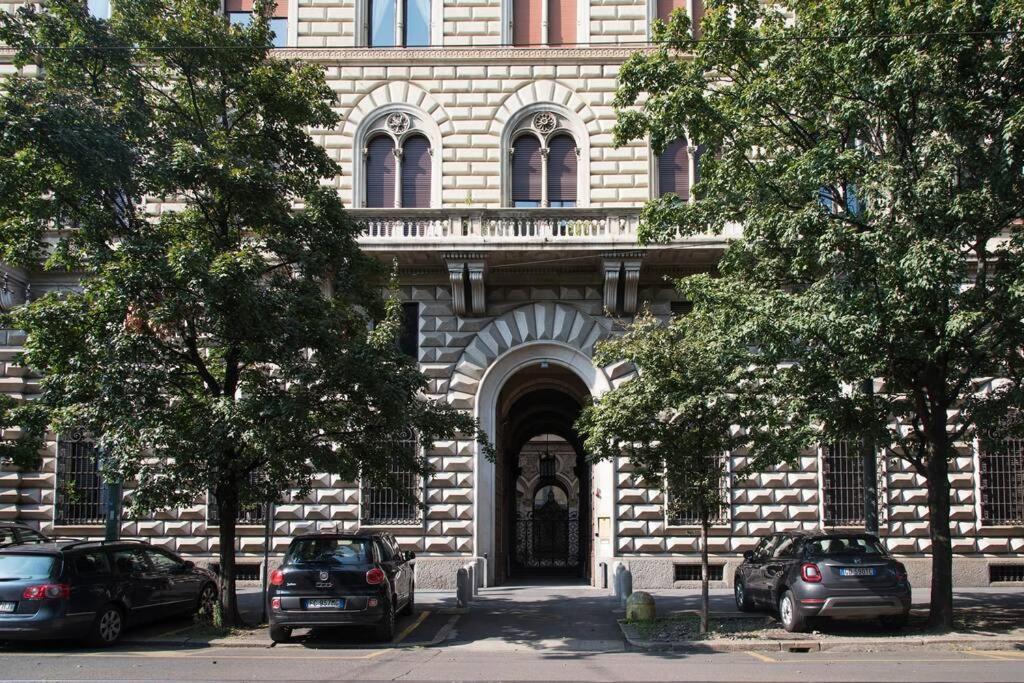 Breathtaking Castle View Youhosty - Quintino Sella Milan Exterior photo